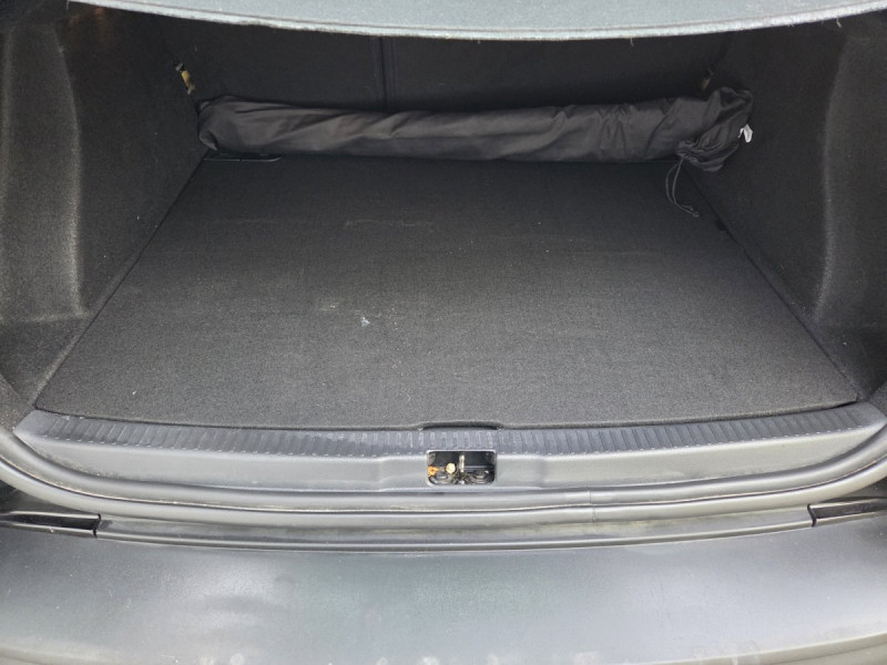 Photo 22 de l'offre de Renault Clio Estate (4) Business dCi 90 à 12990€ chez Carlyss automobiles Vitré