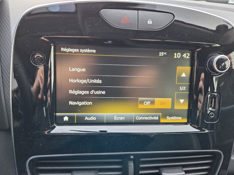 Photo 16 de l'offre de Renault Clio Estate (4) Business dCi 90 à 12990€ chez Carlyss automobiles Vitré