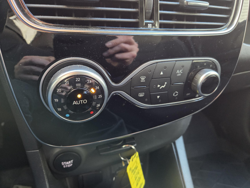 Photo 9 de l'offre de RENAULT Clio (4) Limited dCi 90 - 18 à 10790€ chez Carlyss automobiles Vitré