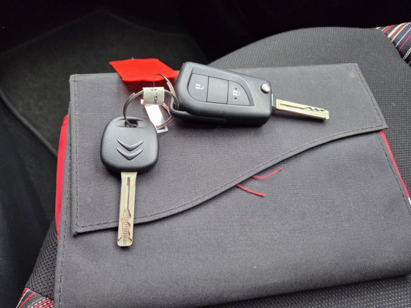 Photo 16 de l'offre de Citroën C1 (2) VTi 72 S&S BVM Feel à 9490€ chez Carlyss automobiles Vitré