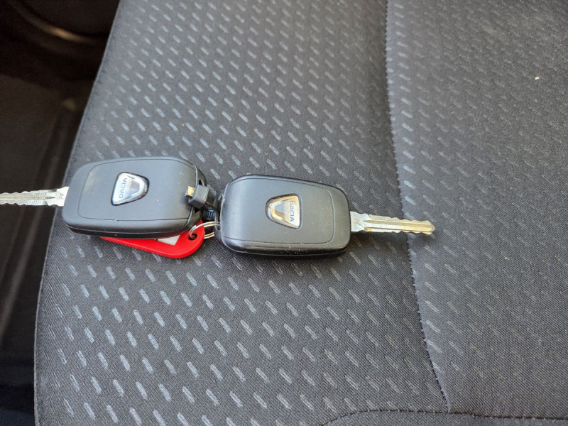 Photo 19 de l'offre de Dacia Lodgy 7 Places Essentiel Blue dCi 115 E6U à 15490€ chez Carlyss automobiles Vitré