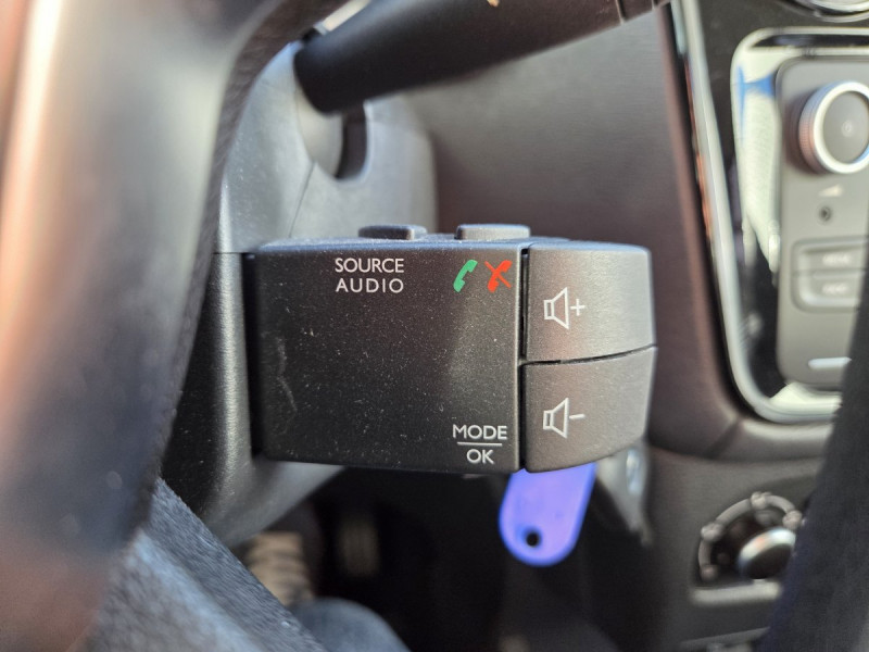 Photo 11 de l'offre de Dacia Lodgy 7 Places Essentiel Blue dCi 115 E6U à 15490€ chez Carlyss automobiles Vitré