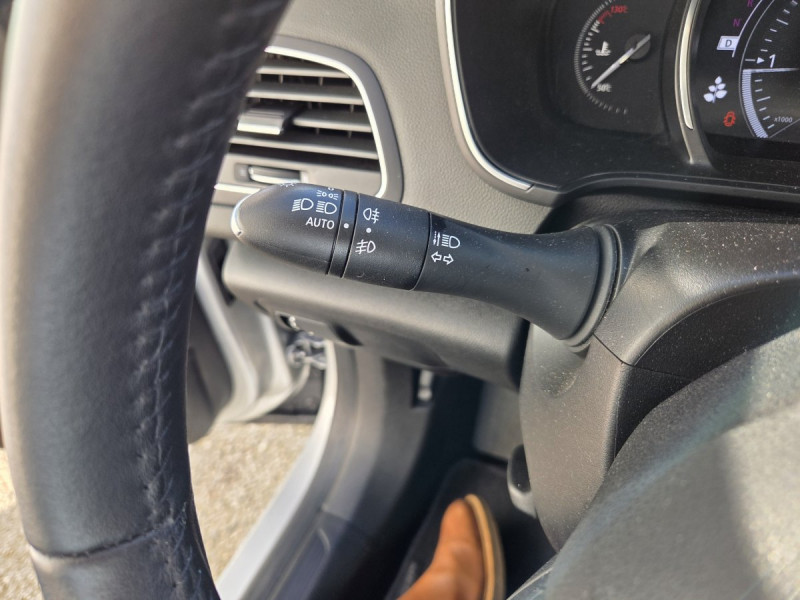 Photo 17 de l'offre de Renault Mégane Estate (4) Business Blue dCi 115 EDC à 12990€ chez Carlyss automobiles Vitré