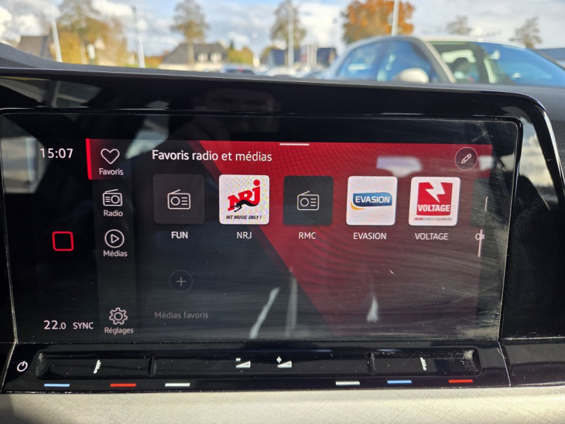 Photo 12 de l'offre de Volkswagen Golf (8) 2.0 TDI SCR 115 DSG7 Life Busi à 19790€ chez Carlyss automobiles Vitré