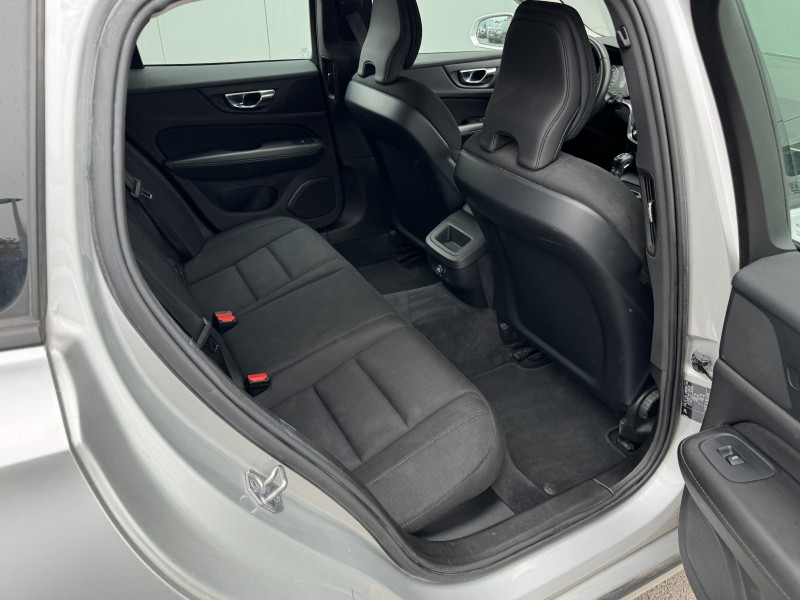 Photo 7 de l'offre de VOLVO V60 BUSINESS D3 AdBlue 150 ch Geartronic 8 Business à 21900€ chez Dugast automobiles