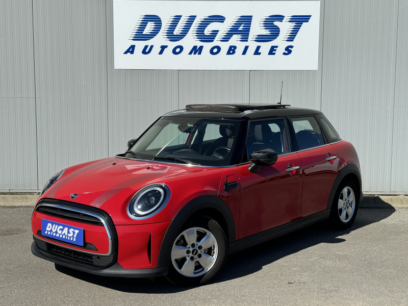 Photo 2 de l'offre de MINI HATCH 5 PORTES F55 LCI II Cooper 136 ch Essential à 17900€ chez Dugast automobiles