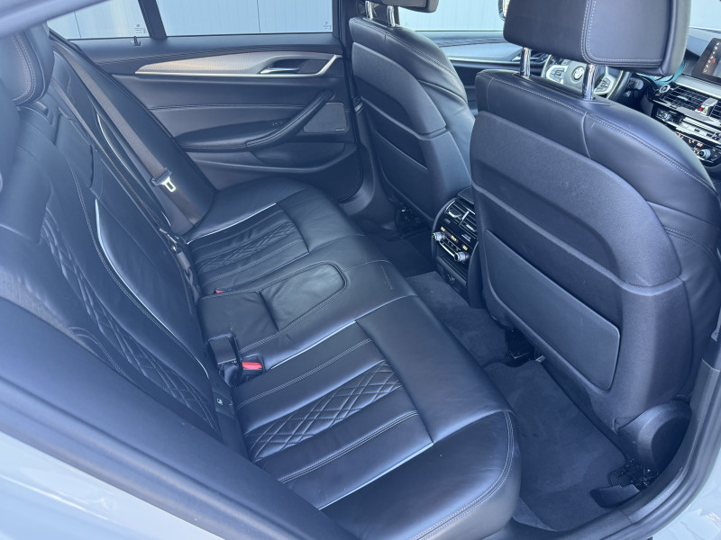 Photo 10 de l'offre de BMW SERIE 5 G30 M550d xDrive 400 ch BVA8 à 33900€ chez Dugast automobiles