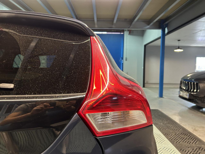 Photo 27 de l'offre de VOLVO V40 II T3 150ch Start&Stop Kinetic à 11490€ chez MKP Distribution