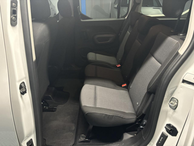 Photo 21 de l'offre de TOYOTA PROACE CITY VERSO Long 1.5L 130 D-4D BVM6 Executive 7 Places à 23490€ chez MKP Distribution