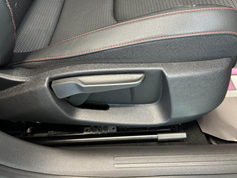 Photo 40 de l'offre de SEAT LEON 1.8 TFSI 180 FR BVM à 15490€ chez MKP Distribution