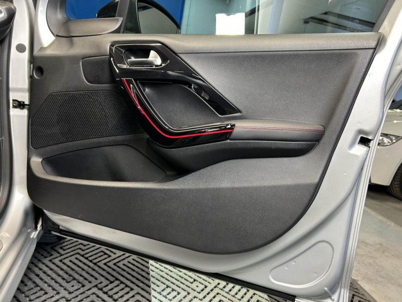 Photo 42 de l'offre de PEUGEOT 208 1.2 THP Puretech 110  GTLINE à 7990€ chez MKP Distribution