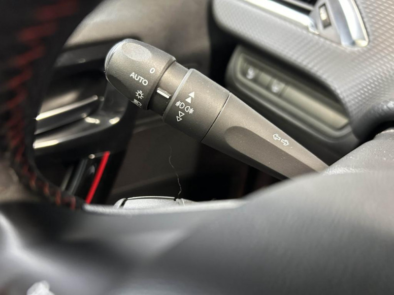 Photo 15 de l'offre de PEUGEOT 208 1.2 THP Puretech 110  GTLINE à 7990€ chez MKP Distribution