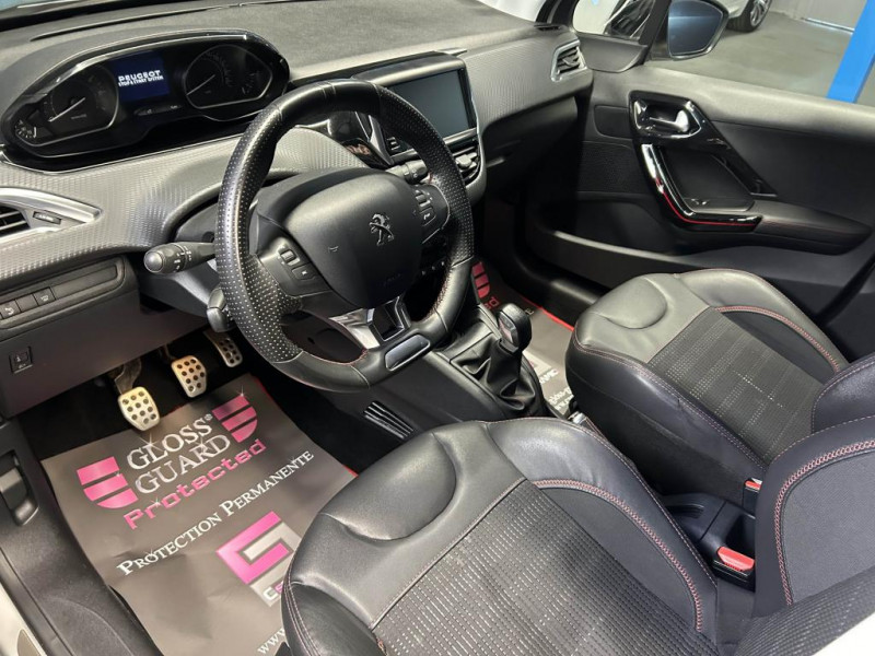 Photo 28 de l'offre de PEUGEOT 208 1.2 THP Puretech 110  GTLINE à 7990€ chez MKP Distribution