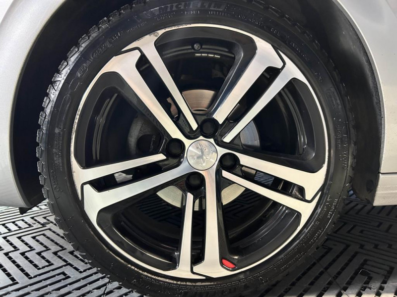 Photo 45 de l'offre de PEUGEOT 208 1.2 THP Puretech 110  GTLINE à 7990€ chez MKP Distribution