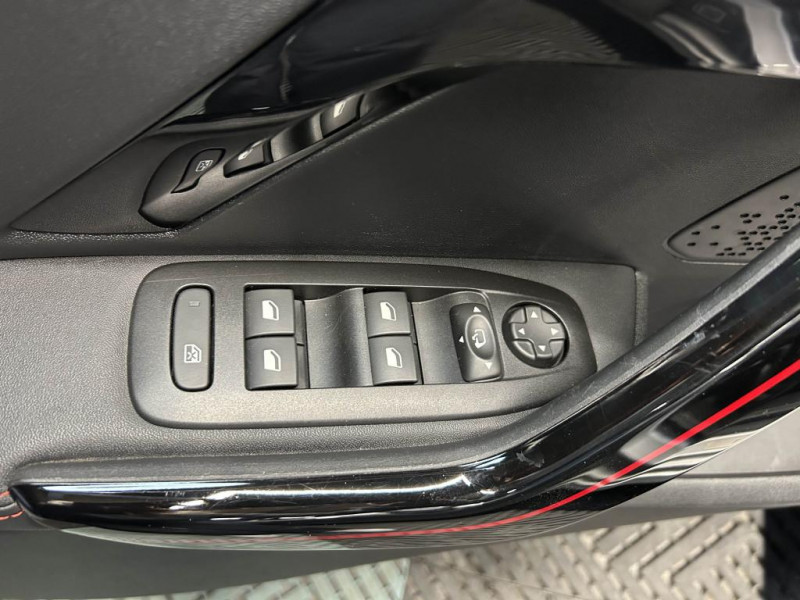 Photo 30 de l'offre de PEUGEOT 208 1.2 THP Puretech 110  GTLINE à 7990€ chez MKP Distribution