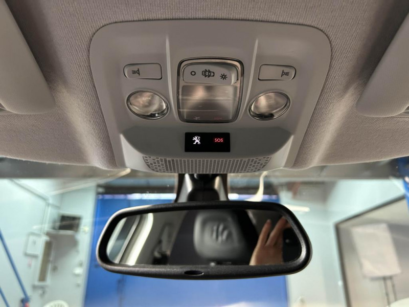 Photo 24 de l'offre de PEUGEOT 208 1.2 THP Puretech 110  GTLINE à 7990€ chez MKP Distribution