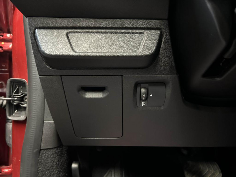 Photo 25 de l'offre de DACIA SANDERO 1.0 TCe 92 Stepway Confort BVA à 13990€ chez MKP Distribution