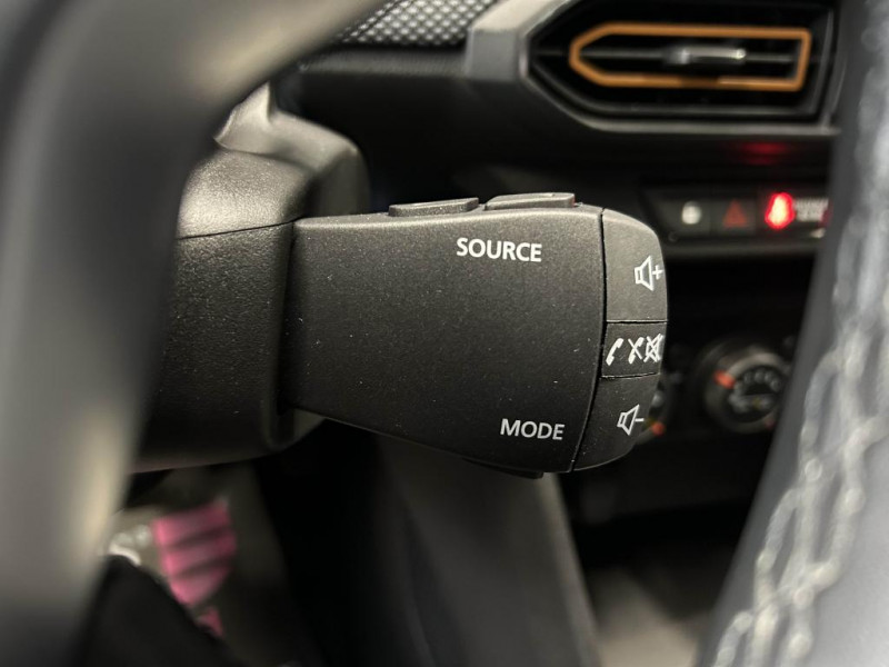 Photo 17 de l'offre de DACIA SANDERO 1.0 TCe 92 Stepway Confort BVA à 13990€ chez MKP Distribution