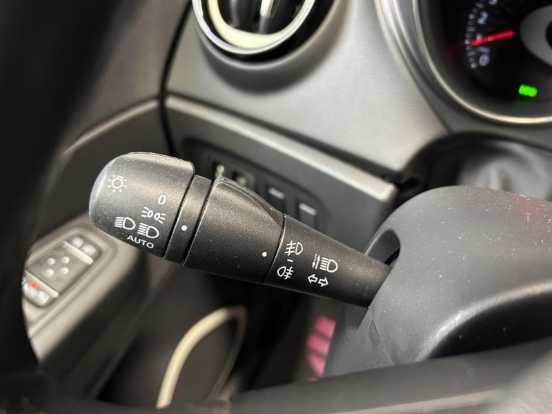 Photo 15 de l'offre de RENAULT CAPTUR 0.9 TCe 90  Intens BVM à 12490€ chez MKP Distribution