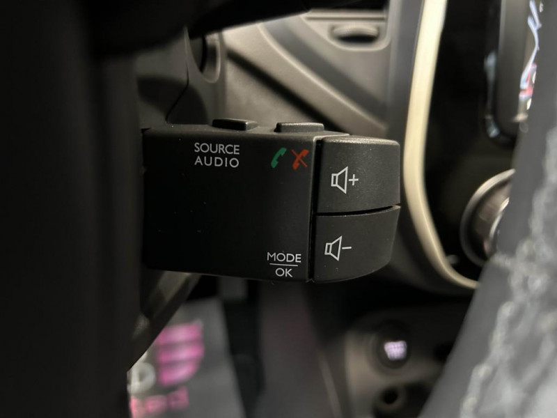 Photo 17 de l'offre de RENAULT CAPTUR 0.9 TCe 90  Intens BVM à 12490€ chez MKP Distribution