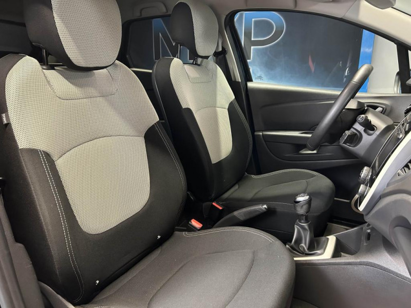 Photo 44 de l'offre de RENAULT CAPTUR 0.9 TCe 90  Intens BVM à 12490€ chez MKP Distribution