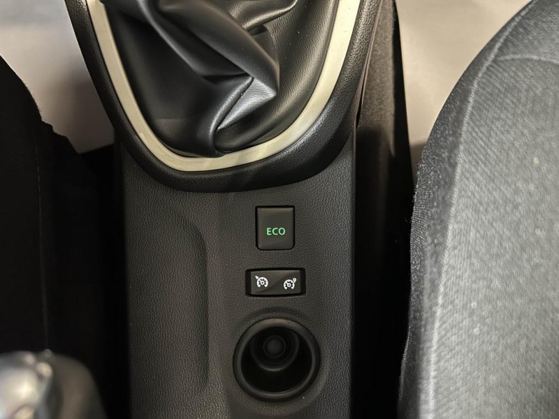 Photo 27 de l'offre de RENAULT CAPTUR 0.9 TCe 90  Intens BVM à 12490€ chez MKP Distribution