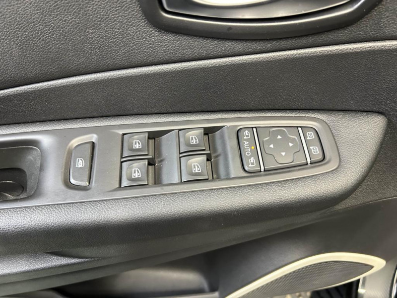 Photo 33 de l'offre de RENAULT CAPTUR 0.9 TCe 90  Intens BVM à 12490€ chez MKP Distribution