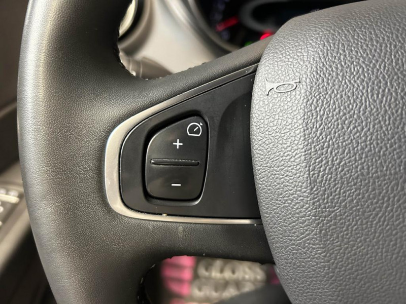 Photo 13 de l'offre de RENAULT CAPTUR 0.9 TCe 90  Intens BVM à 12490€ chez MKP Distribution