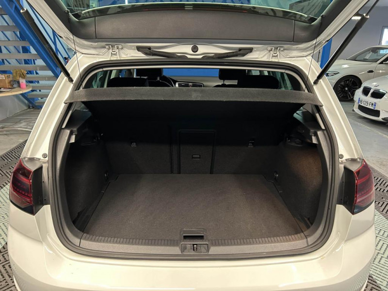 Photo 9 de l'offre de VOLKSWAGEN GOLF 7 1.5 TSI 150 Carat + Pack R Line BVM à 18490€ chez MKP Distribution