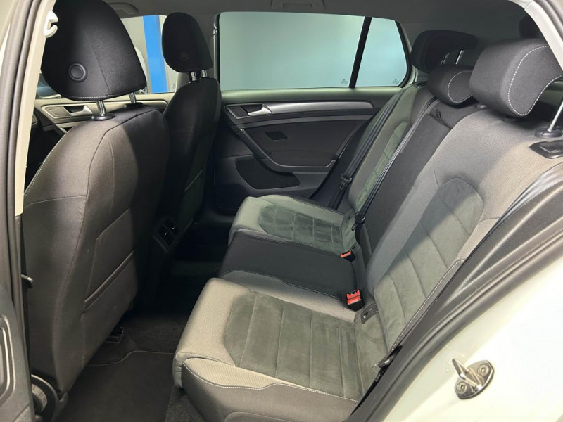 Photo 37 de l'offre de VOLKSWAGEN GOLF 7 1.5 TSI 150 Carat + Pack R Line BVM à 18490€ chez MKP Distribution