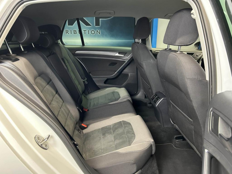 Photo 42 de l'offre de VOLKSWAGEN GOLF 7 1.5 TSI 150 Carat + Pack R Line BVM à 18490€ chez MKP Distribution