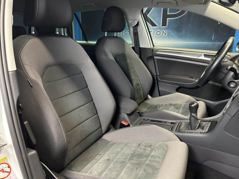 Photo 44 de l'offre de VOLKSWAGEN GOLF 7 1.5 TSI 150 Carat + Pack R Line BVM à 18490€ chez MKP Distribution