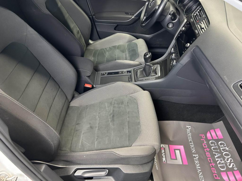 Photo 45 de l'offre de VOLKSWAGEN GOLF 7 1.5 TSI 150 Carat + Pack R Line BVM à 18490€ chez MKP Distribution