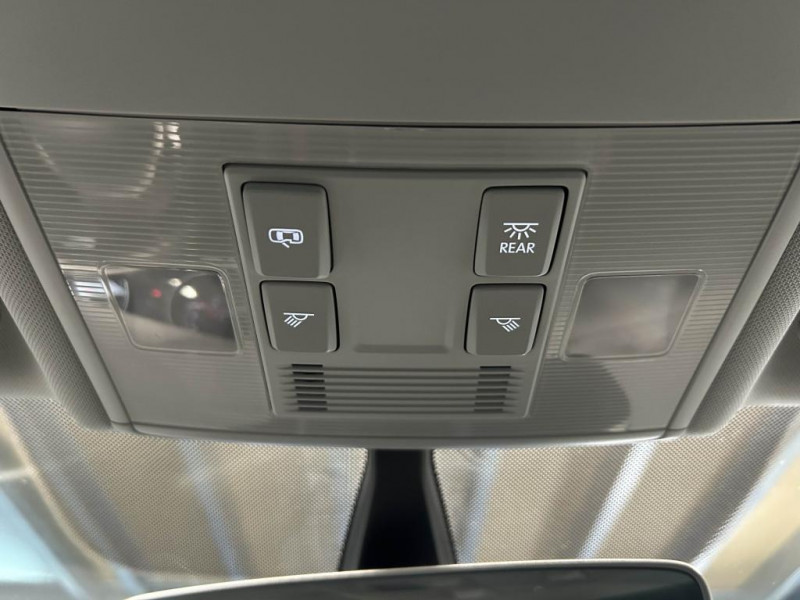 Photo 50 de l'offre de VOLKSWAGEN GOLF 7 1.5 TSI 150 Carat + Pack R Line BVM à 18490€ chez MKP Distribution