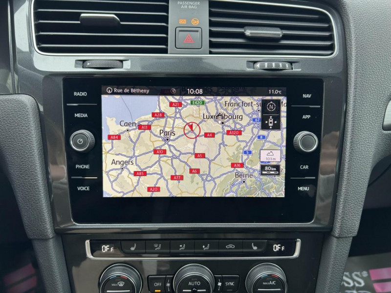 Photo 11 de l'offre de VOLKSWAGEN GOLF 7 1.5 TSI 150 Carat + Pack R Line BVM à 18490€ chez MKP Distribution
