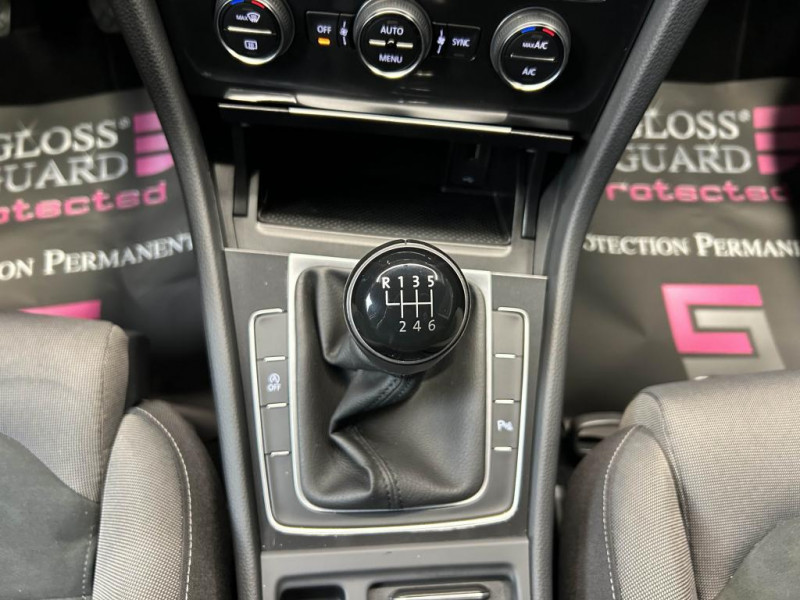 Photo 21 de l'offre de VOLKSWAGEN GOLF 7 1.5 TSI 150 Carat + Pack R Line BVM à 18490€ chez MKP Distribution