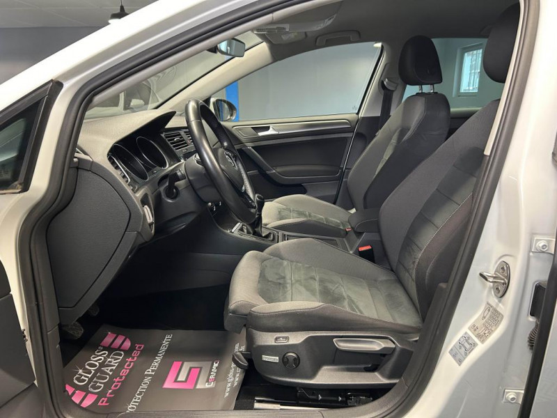 Photo 27 de l'offre de VOLKSWAGEN GOLF 7 1.5 TSI 150 Carat + Pack R Line BVM à 18490€ chez MKP Distribution
