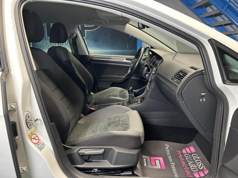 Photo 43 de l'offre de VOLKSWAGEN GOLF 7 1.5 TSI 150 Carat + Pack R Line BVM à 18490€ chez MKP Distribution