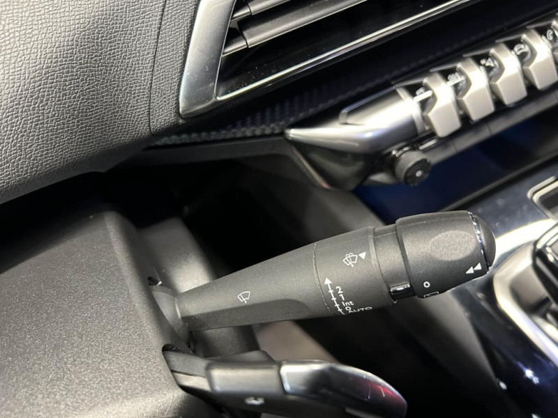 Photo 18 de l'offre de PEUGEOT 3008 1.5 BlueHDi 130 Allure Pack BVA à 21490€ chez MKP Distribution