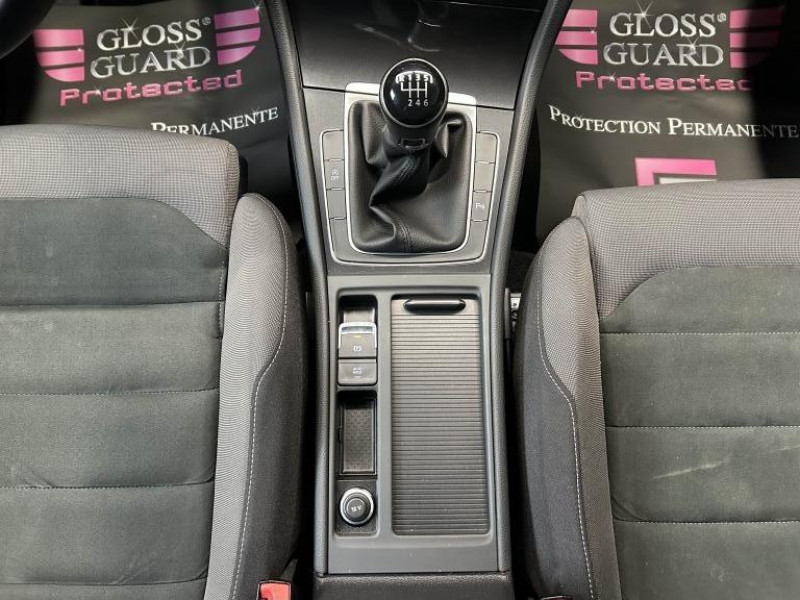 Photo 26 de l'offre de VOLKSWAGEN GOLF 7 1.5 TSI 150 Carat + Pack R Line BVM à 18490€ chez MKP Distribution