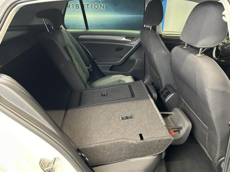 Photo 39 de l'offre de VOLKSWAGEN GOLF 7 1.5 TSI 150 Carat + Pack R Line BVM à 18490€ chez MKP Distribution