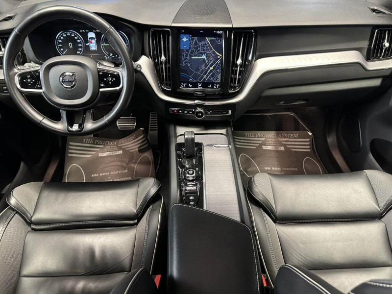 Photo 11 de l'offre de VOLVO XC60 2.0 T8 390  R-Design GEARTRONIC 8 à 34490€ chez MKP Distribution