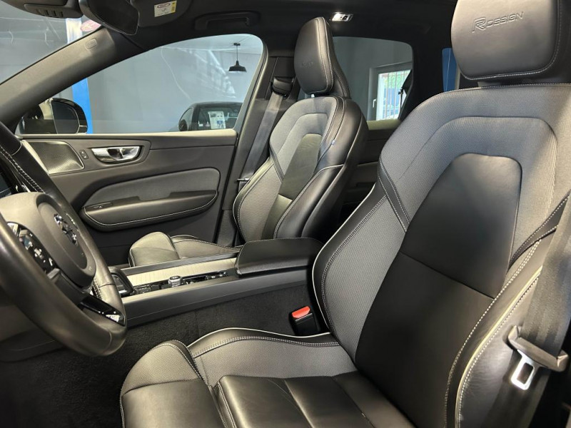 Photo 30 de l'offre de VOLVO XC60 2.0 T8 390  R-Design GEARTRONIC 8 à 34490€ chez MKP Distribution