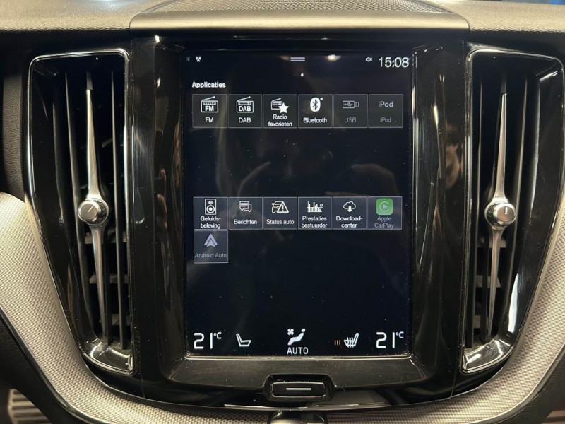 Photo 23 de l'offre de VOLVO XC60 2.0 T8 390  R-Design GEARTRONIC 8 à 34490€ chez MKP Distribution