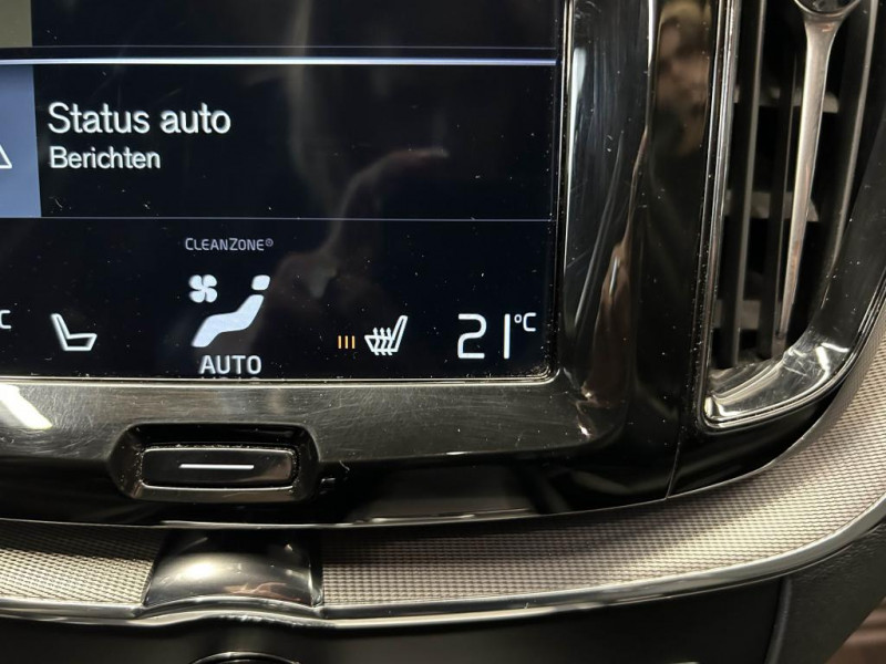 Photo 24 de l'offre de VOLVO XC60 2.0 T8 390  R-Design GEARTRONIC 8 à 34490€ chez MKP Distribution