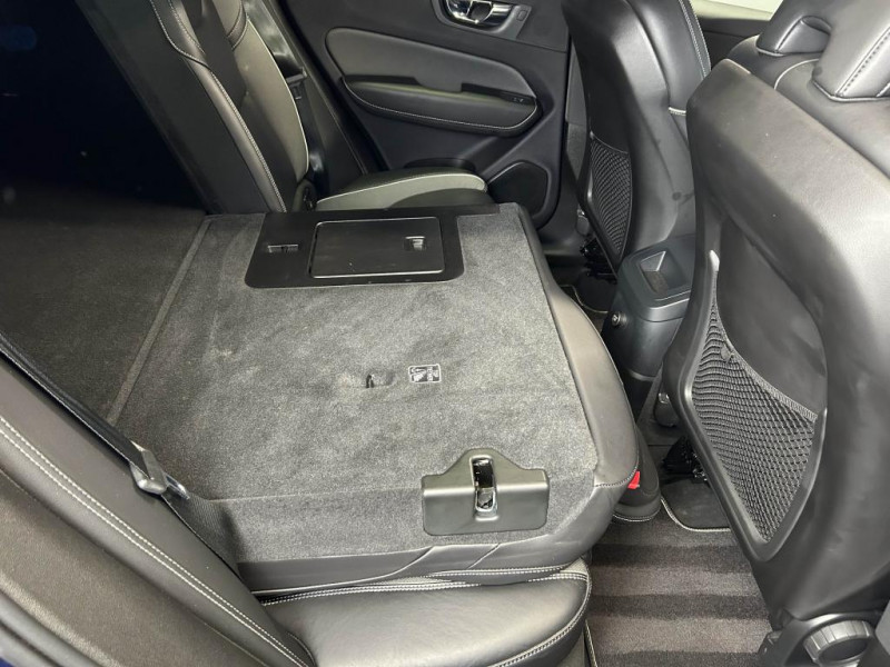 Photo 44 de l'offre de VOLVO XC60 2.0 T8 390  R-Design GEARTRONIC 8 à 34490€ chez MKP Distribution