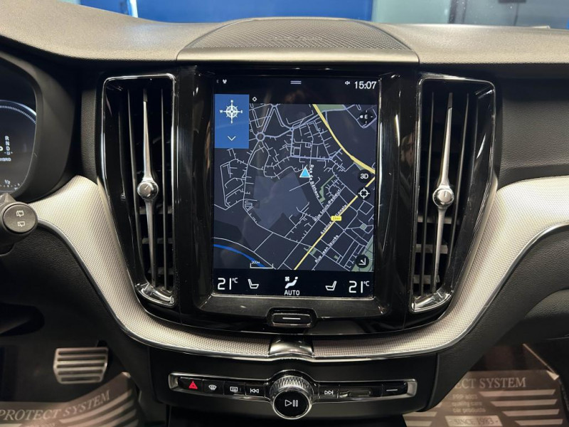 Photo 21 de l'offre de VOLVO XC60 2.0 T8 390  R-Design GEARTRONIC 8 à 34490€ chez MKP Distribution