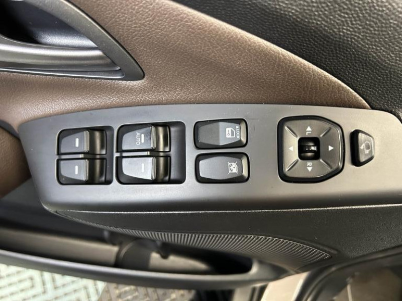 Photo 31 de l'offre de HYUNDAI ix35 2.0 136 PREMIUM BVM  à 10990€ chez MKP Distribution