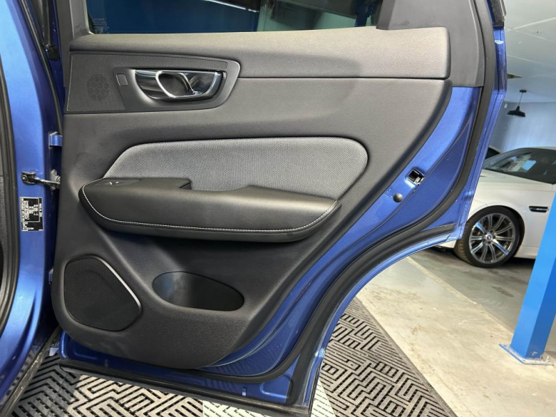 Photo 39 de l'offre de VOLVO XC60 2.0 T8 390  R-Design GEARTRONIC 8 à 34490€ chez MKP Distribution