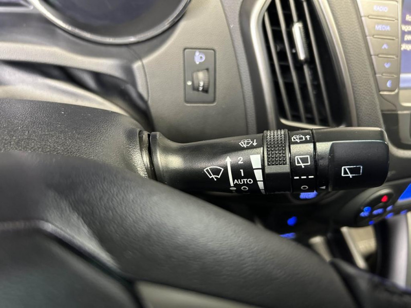 Photo 17 de l'offre de HYUNDAI ix35 2.0 136 PREMIUM BVM  à 10990€ chez MKP Distribution